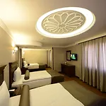 Grand Bazaar מלון 3*