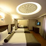 Grand Bazaar מלון 3*